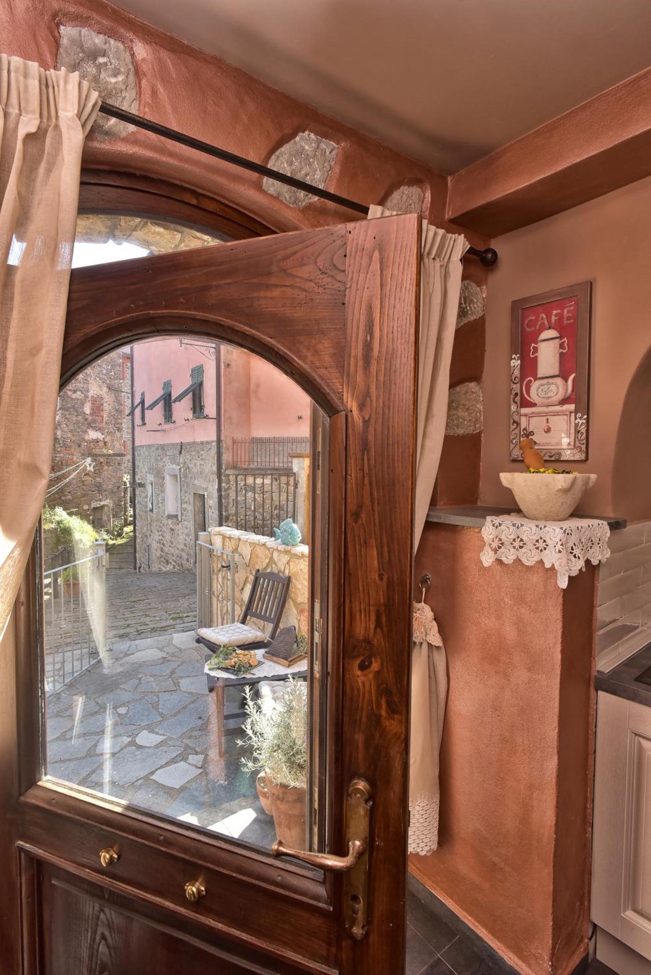 Casa Vacanze Tra I Monti E San Martino Biassa Экстерьер фото